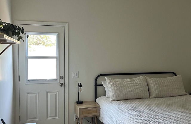 Cozy studio with WiFi and AC in awesome Gilbert