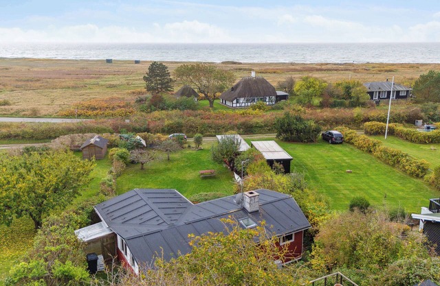 Cozy summer house with view to the see and nature