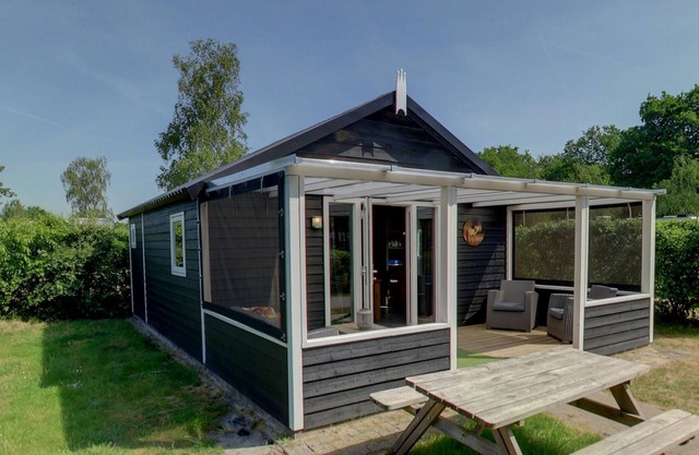 Cozy Tentlodge Roofed Terrace 