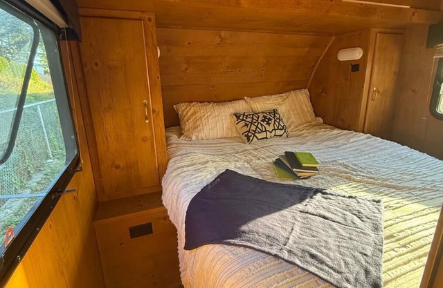 Cozy Trailer in Gorgeous Milton with AC