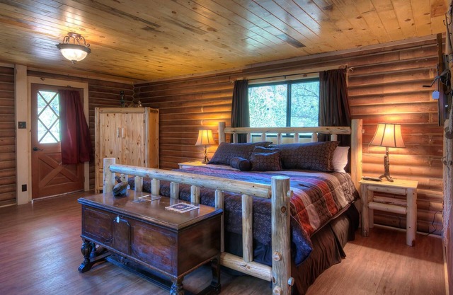 Cozy Trout cabin with infrared sauna