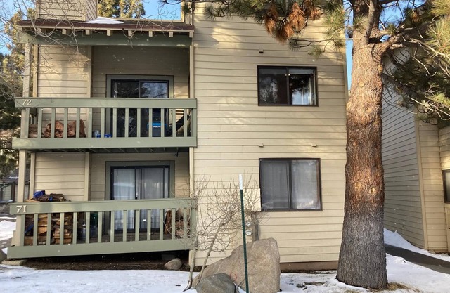 Cozy updated Condo in a great location!