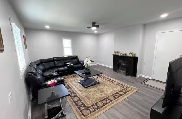Cozy Upper-Level Retreat