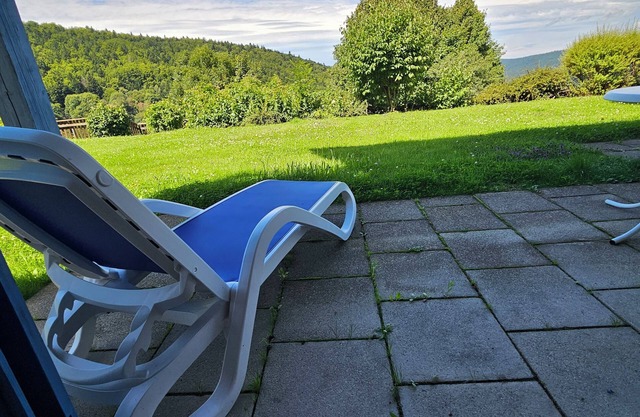 Cozy vacation apartment with terrace, garden view and underground parking in Sonnenwald