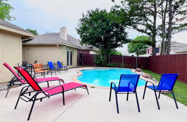 Cozy, Warm, Pool, BBQ, 2 KingBeds, Sleep 11