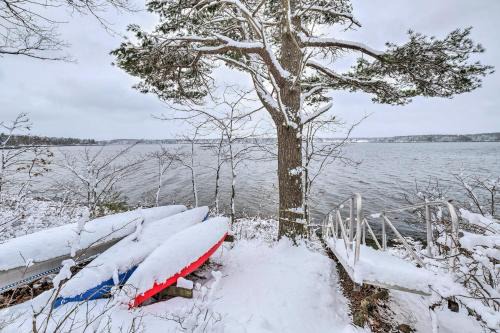 Cozy Waterfront Cottage on Montsweag Bay!