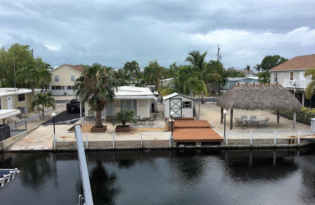Cozy Waterfront Home with plenty of Dock and Access to Florida Bay
