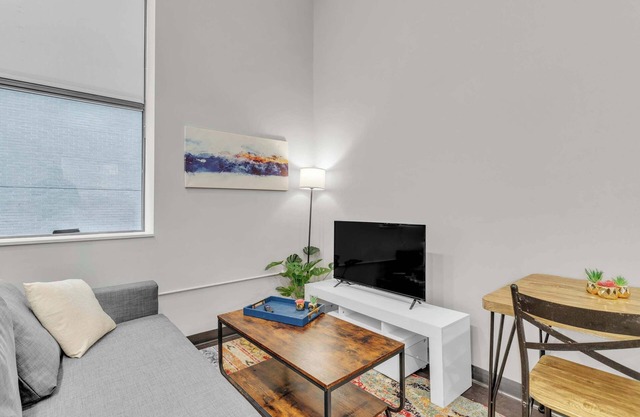CozySuites Modern 1BR in Downtown Pitts #19