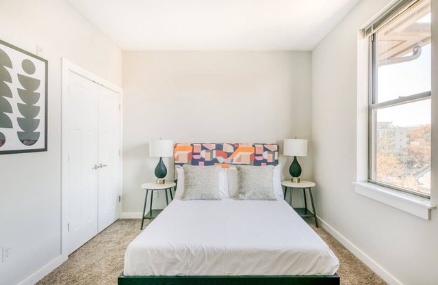 CozySuites MusicRow Classy 1BR with free parking! 61