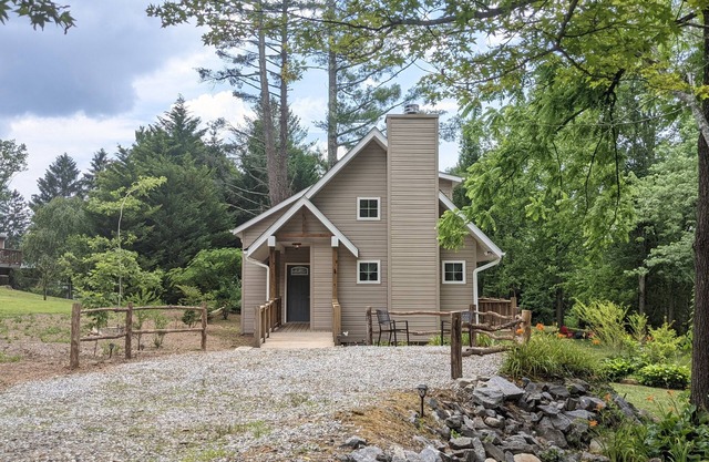 Creek on 1 acre lot walking distance to Downtown