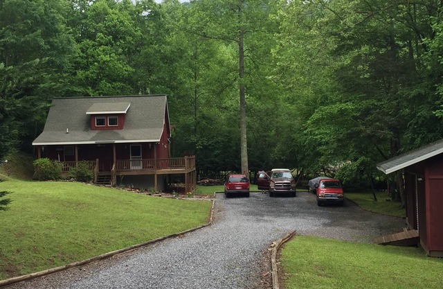 Creekfront on Tusquittee Creek Cozy 1BR/1BA Sleeps Four
