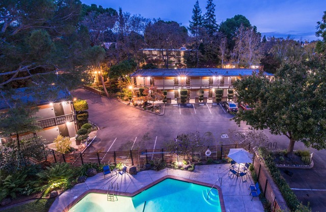 Creekside Inn