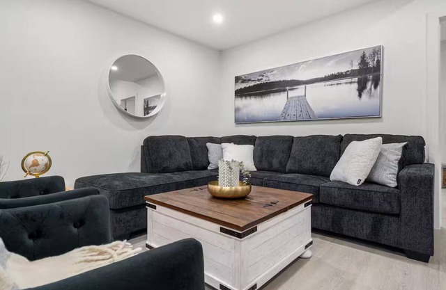 Crescent Heights Guest Suite