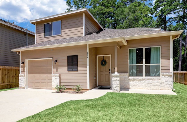 Crystal River Retreat | Spacious home in Montgomery with full kitchen and yard