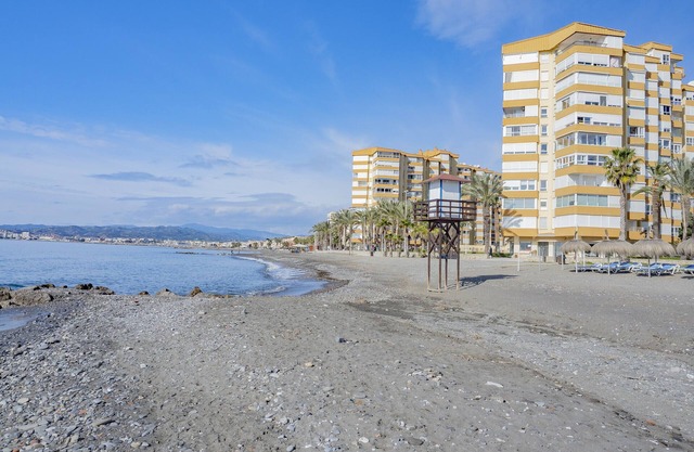 Cubo's Algarrobo Beach Apartment/close to beach/community pool/free wifi