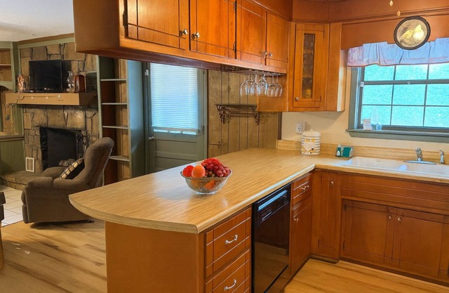 Cumberland Forest Cottage - Quiet & Sizable Back Yard!