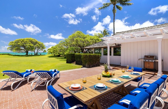 Custom, Renovated Kailua Beach Front w/pool - Best Location on the Bay!