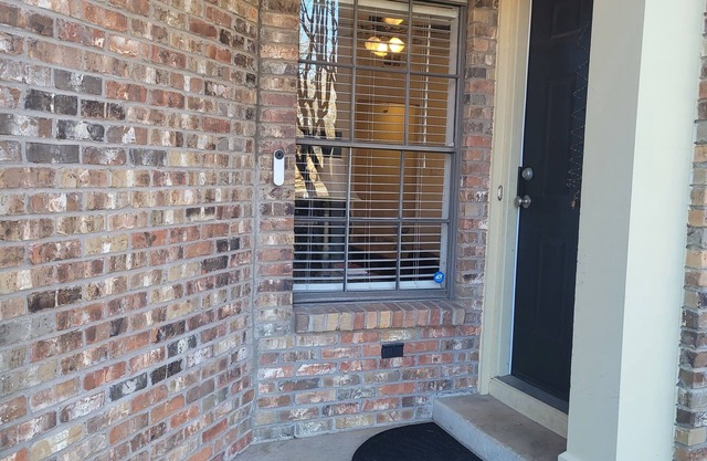 Cute and Cozy Condo. Home away from home.