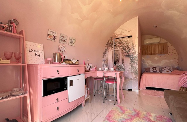 cuteness themed hut