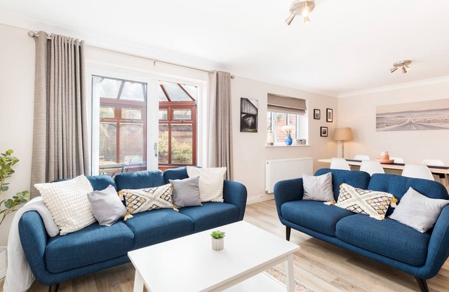 CV32 6PX 11 Grange Mews Leamington Spa · Spacious & Comfortable 3Bed, Leamington Spa | Pass The Keys