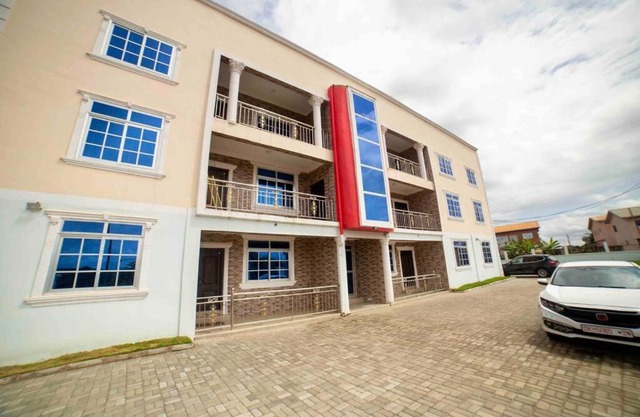 CZECH HOUSE , entire 3 bedroom, Amasaman - Accra