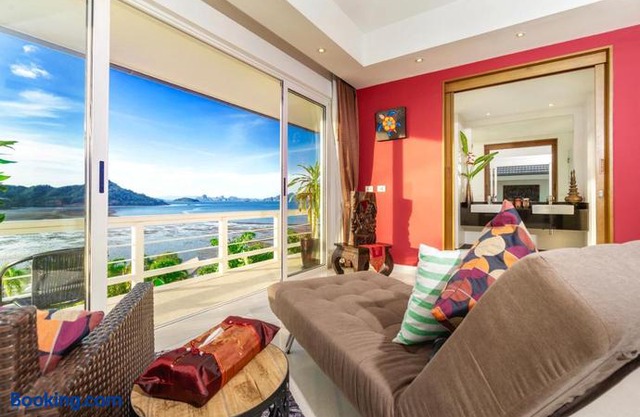 D-Lux Amazing 5 bed sea view villa