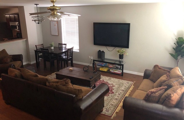 Dallas Gem in Subdivision 15 mins from Deep Ellum!