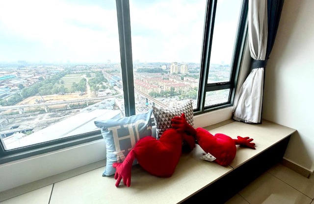 Damen Suite (A) Sunway Subang by DW