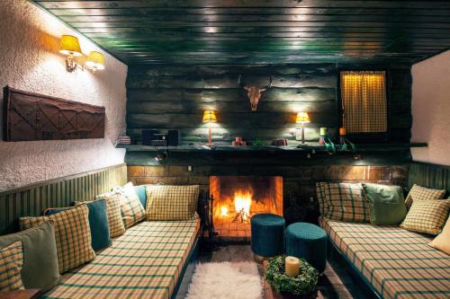 Dandy Villas Agoriani - Chalet Ivoni - Fireplace