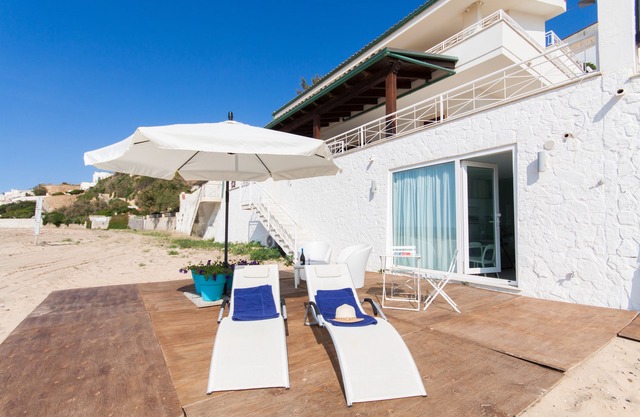 “Darsena”, a fine loft directly on the beach