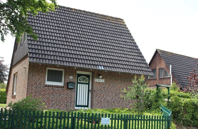 Dat Lüttje Huus am Hafen von Pilsum