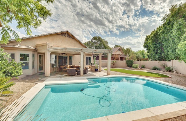 Day Trip to Dtwn Phoenix: Peoria Retreat w/Pool
