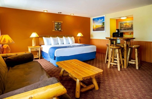 Days Inn & Suites by Wyndham Stevens Point