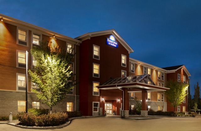 Days Inn & Suites by Wyndham Sherwood Park Edmonton