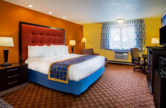 Days Inn & Suites by Wyndham Stevens Point