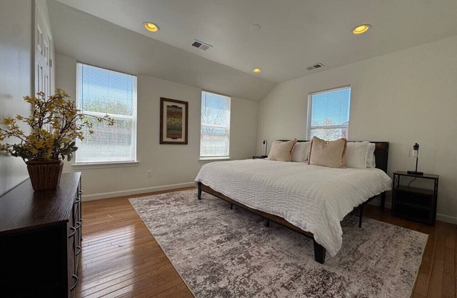 DC Suburb Home w/Parking | Near Metro & DC
