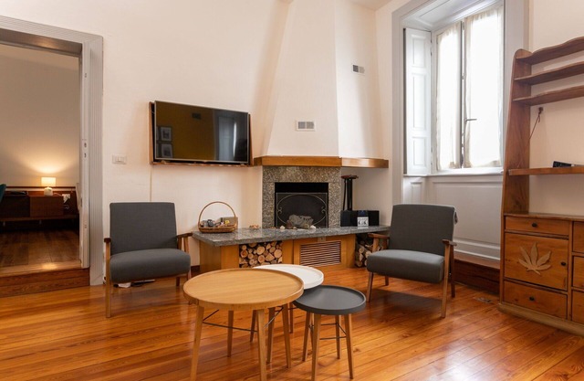 De Gradi, 2 Br Apartment In Monza By Halldis