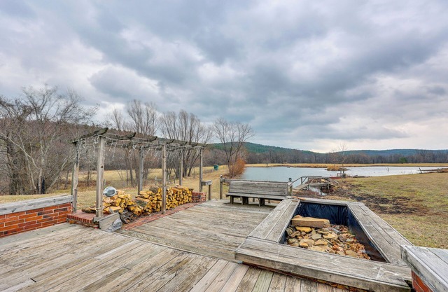 Deck & Views: Spacious ‘Lake House’ Escape