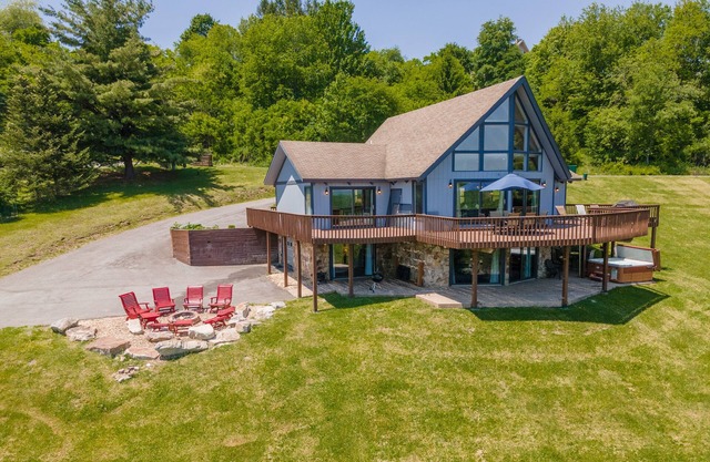 Deep Creek Hideaway w/Pool Table & Fire Pit