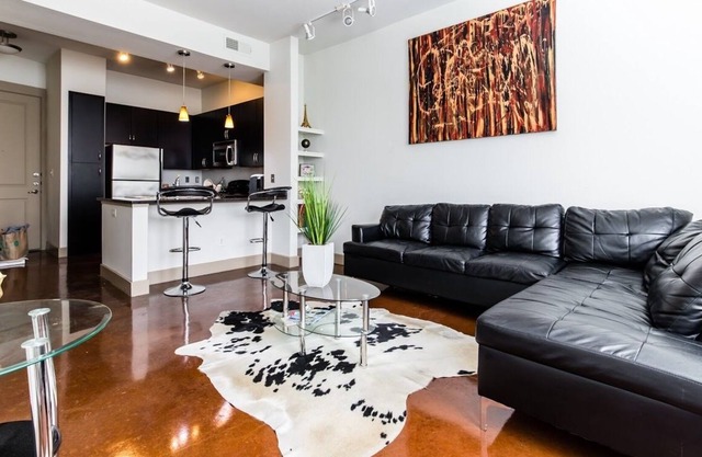 Deep Ellum Luxury Condo #2
