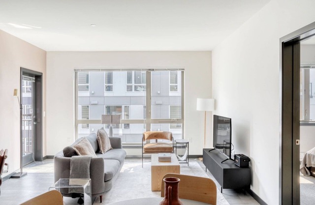 Delightful Bellevue 2BR w/Yoga Studio, nr Restaurants, by Blueground