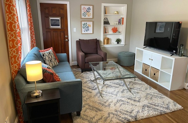 Delightful house just 10 minutes from uptown