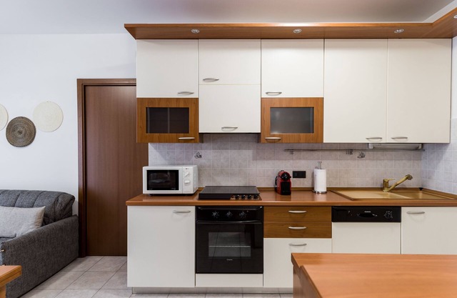 Della Guerrina 18C - One Bedroom Apartment, Sleeps 4
