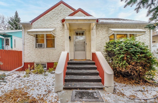 Delton - Character home in Central Location | BBQ