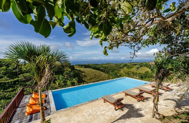 Deluxe Bungalow w/90m² Pool, Pini Sentana Village
