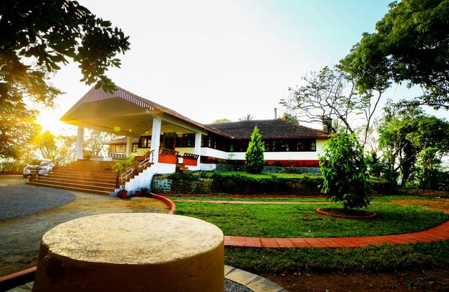 Deluxe Double Room In British Bungalow