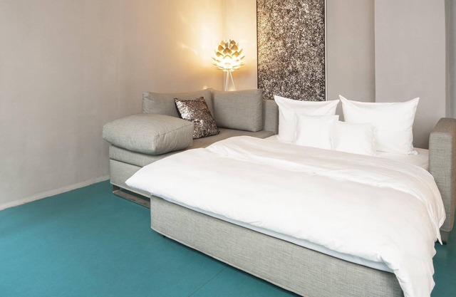 Deluxe-Loft-Private Bathroom-Terrace