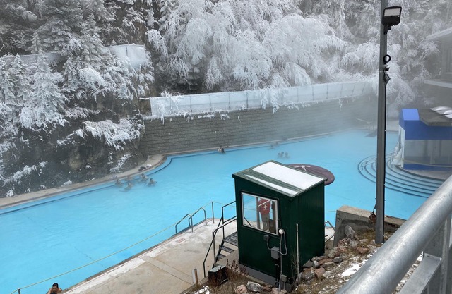 Deluxe Queen Room n Beautiful Radium Hot Springs
