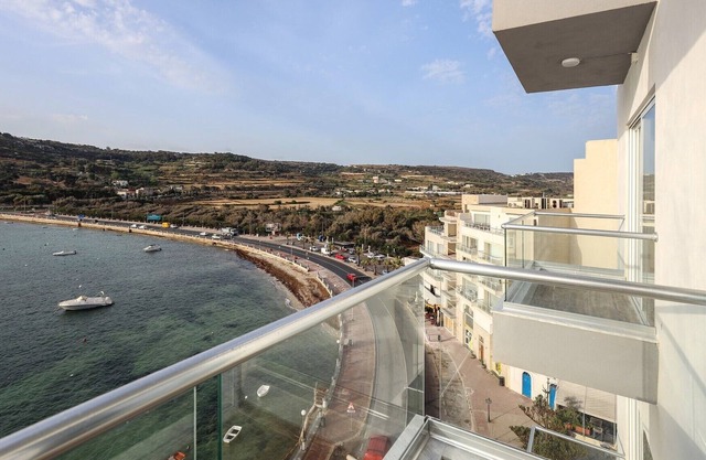 Deluxe Seaview Studio