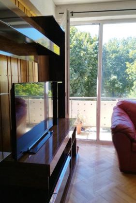 Departamento 5 personas frente a Plaza de Armas Valdivia